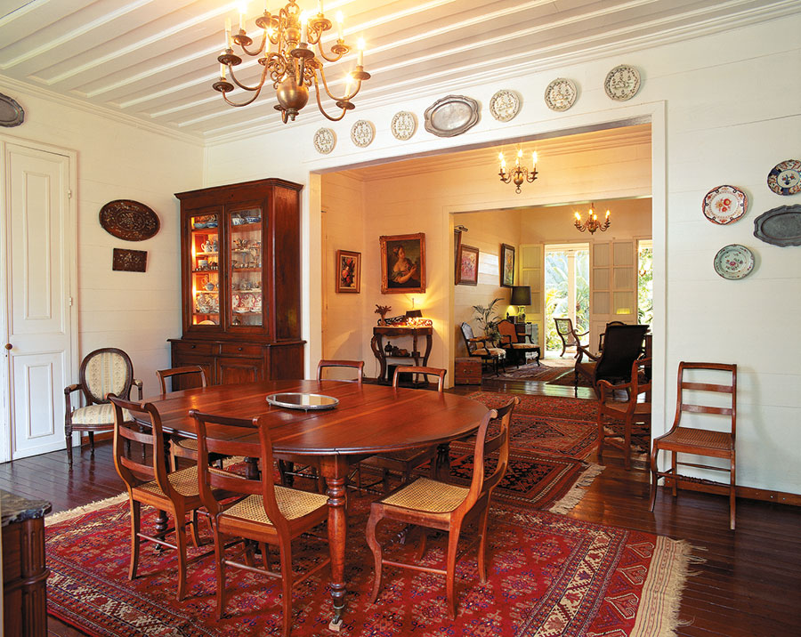 Mobilier creole 136
