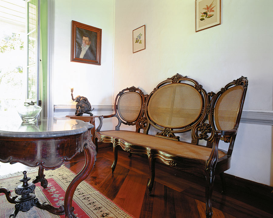 Mobilier creole 185