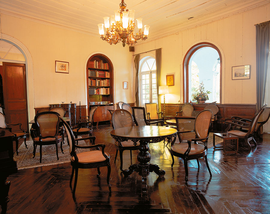 Mobilier creole 155