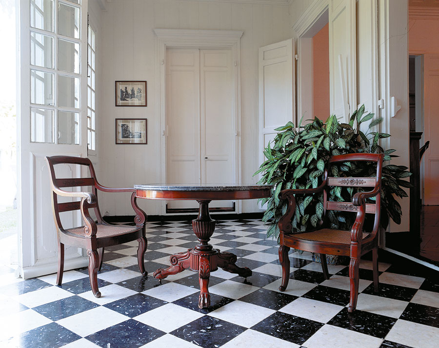Mobilier creole 104