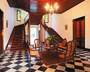 Mobilier creole 131